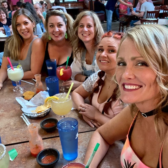 Meet your Posher, Michelle - Picture 3 of 6